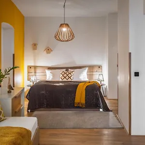  Apartment 4 Trees By Adrez Tschechische Republik
